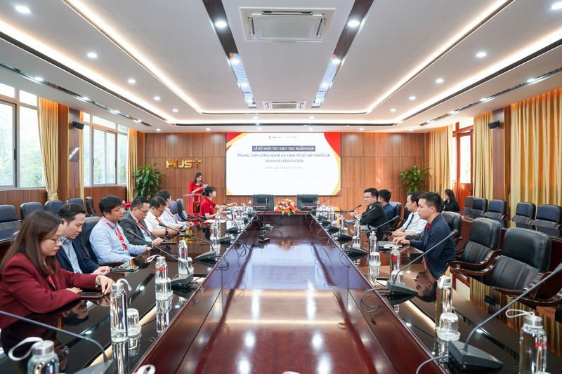 le-ky-ket-hop-tac-dao-tao-phan-tich-du-lieu-rikkei-education-bk-fintech