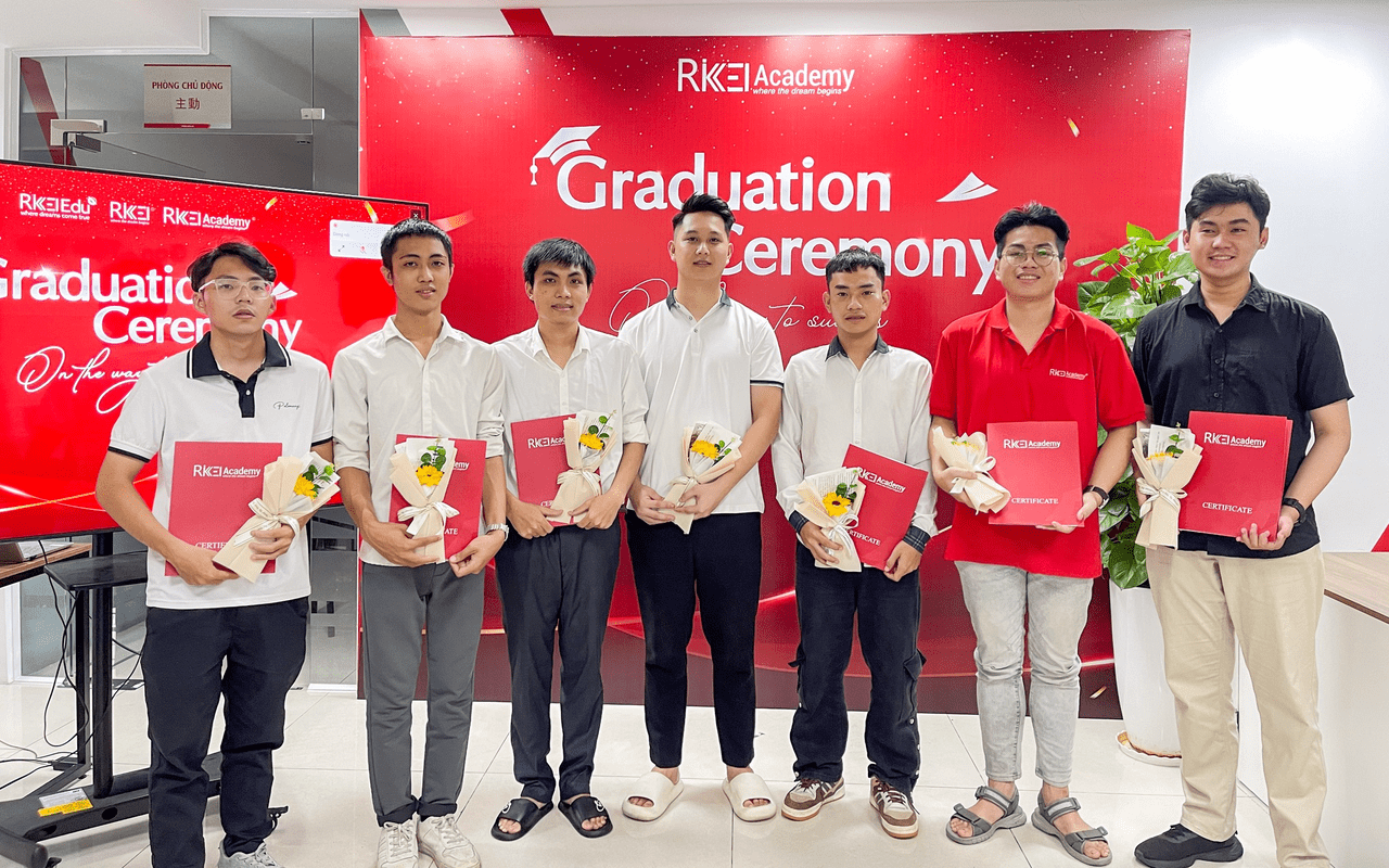 Nhung Khoanh Khac Tot Nghiep Dep Nhat Rikkei Academy (6)